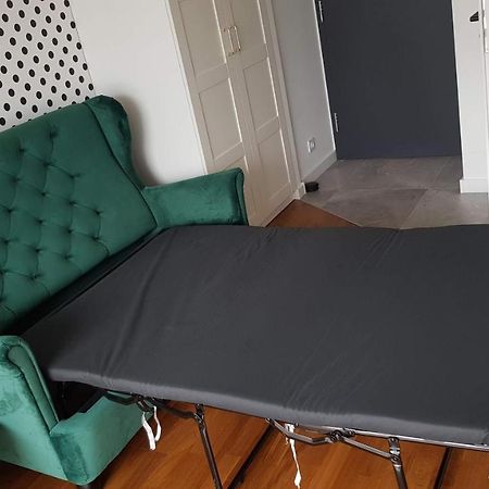 Apartament Przy Metro Варшава Экстерьер фото