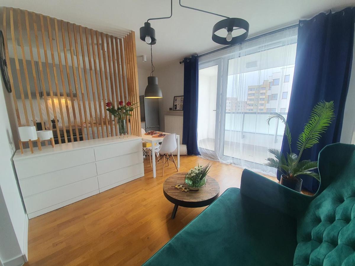 Apartament Przy Metro Варшава Экстерьер фото