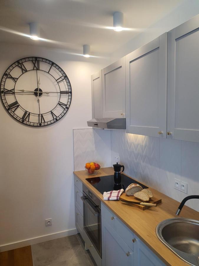 Apartament Przy Metro Варшава Экстерьер фото